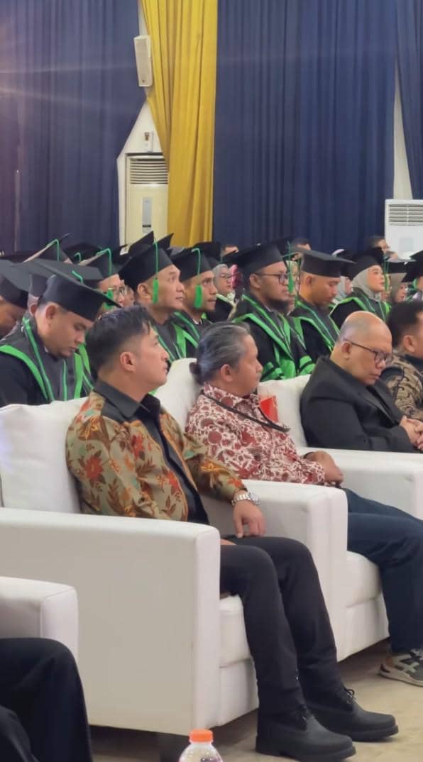 potret istri Irfan Hakim lulus S2 (instagram.com/irfanhakim75)