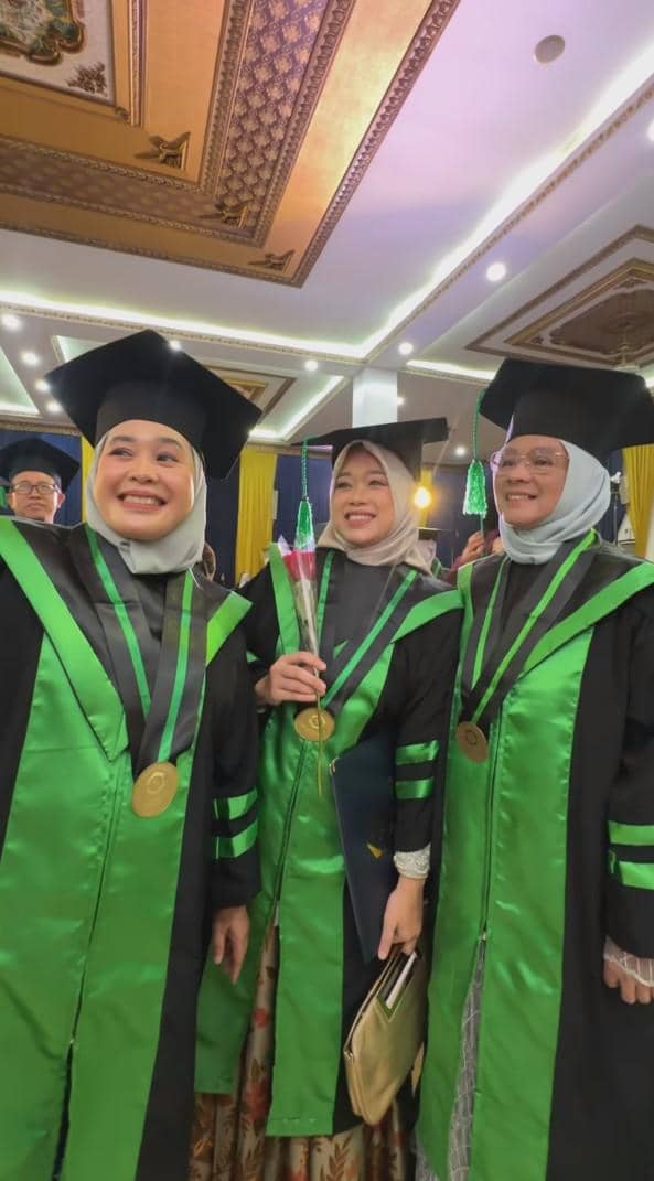 potret istri Irfan Hakim lulus S2 (instagram.com/irfanhakim75)