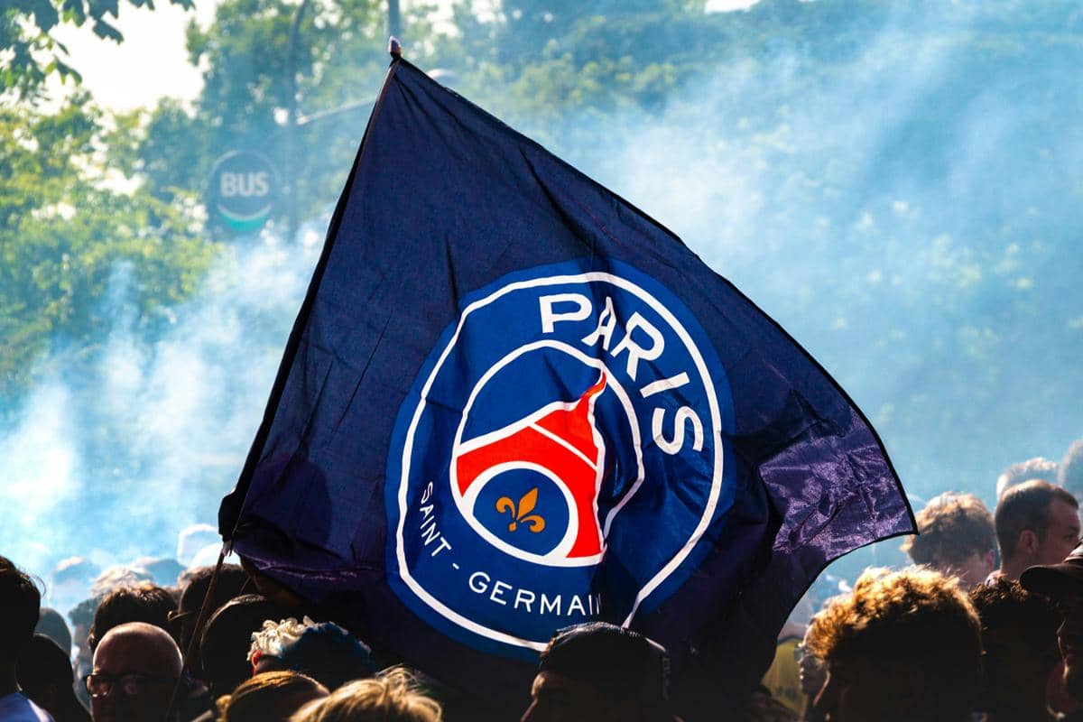 ilustrasi logo Paris Saint-Germain
