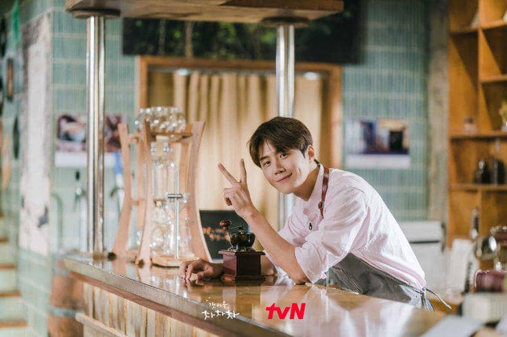 Cuplikan adegan Hometown Cha-Cha-Cha