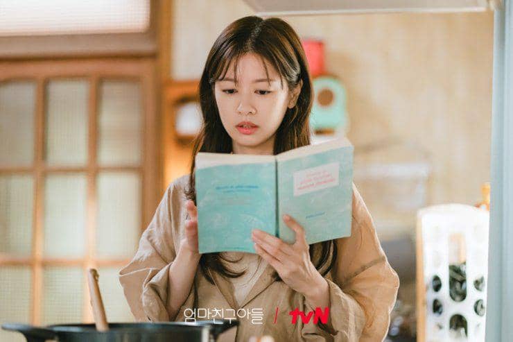 Cuplikan adegan Love Next Door