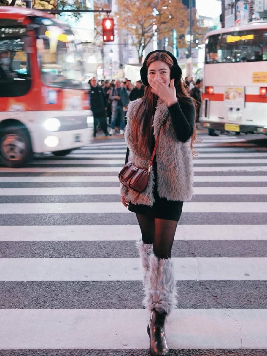 Felicya Angelista pemotretan di Shibuya Crossing