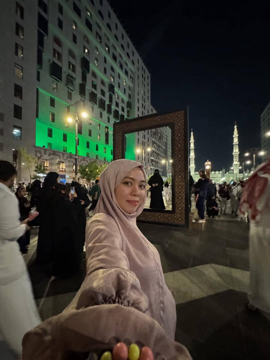 Sohwa Halilintar saat di Madinah
