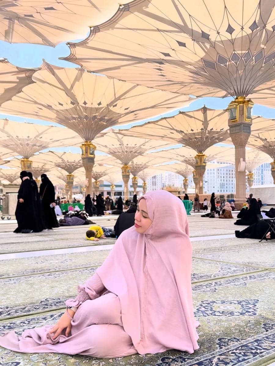 Sohwa Halilintar saat di Madinah