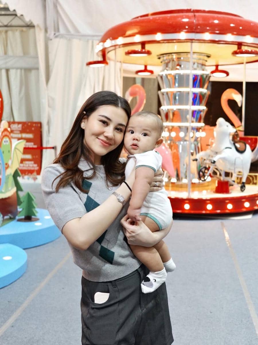 Aaliyah Massaid dan Thariq ajak Arash liburan ke Singapura