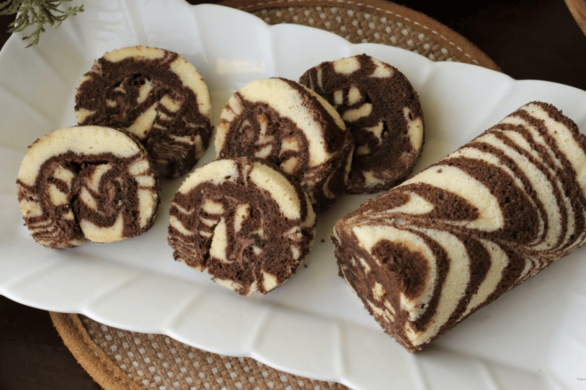 ilustrasi bolu zebra tiramisu gulung