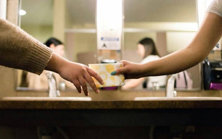 Ilustrasi pembalut wanita (Unplash/Annika Gordon)