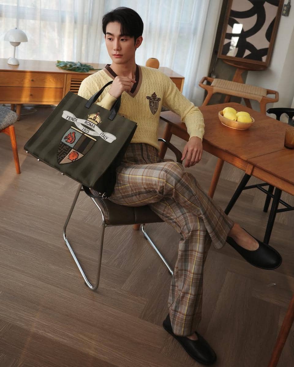 Inspirasi outfit Force Jiratchapong