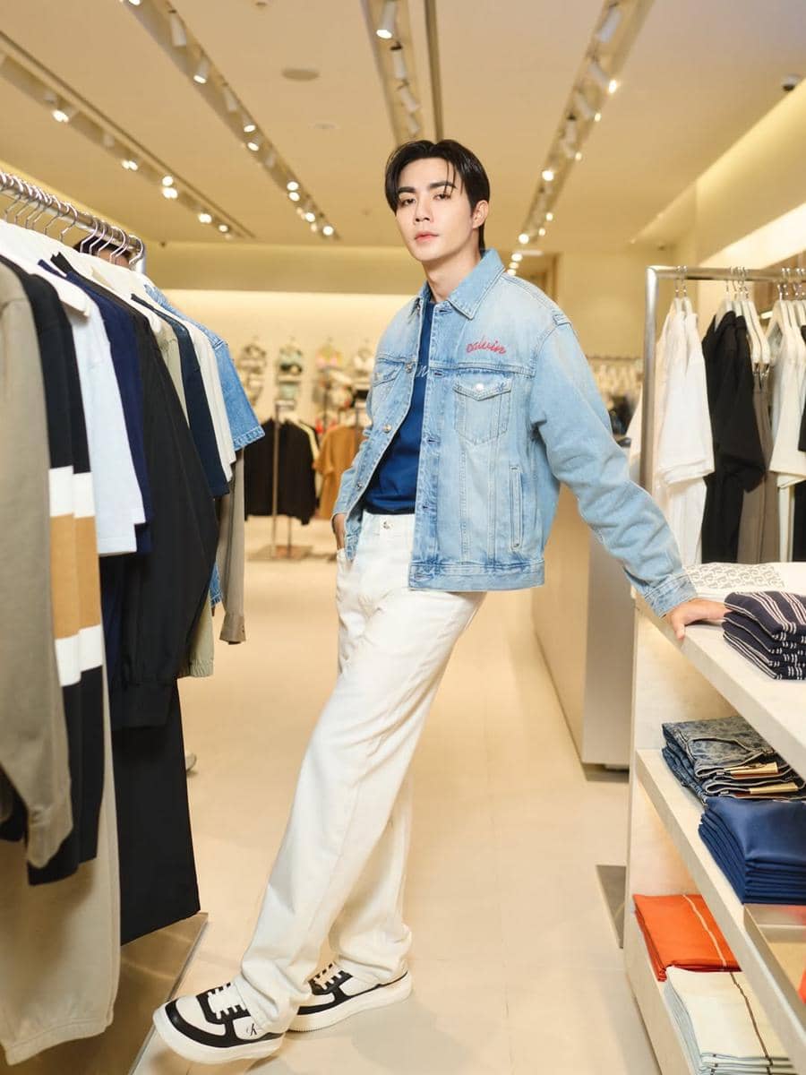 Inspirasi outfit Zee Pruk