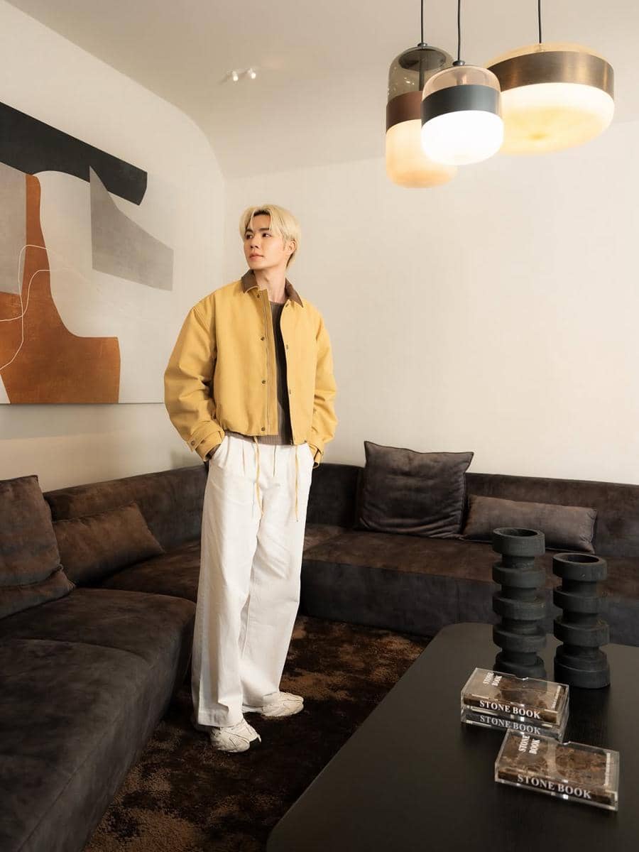 Inspirasi outfit Zee Pruk 