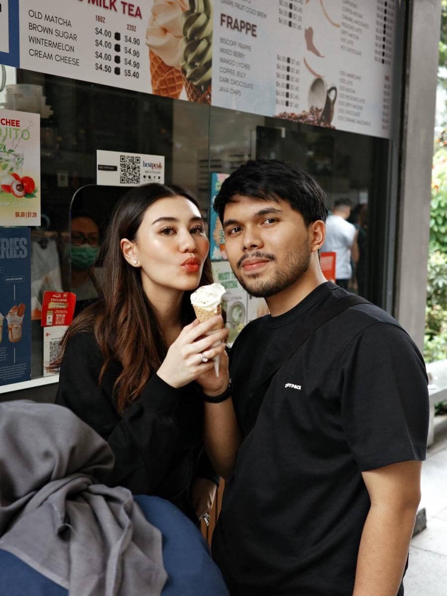 Thariq Halilintar dan Aaliyah Massaid liburan ke Singapura