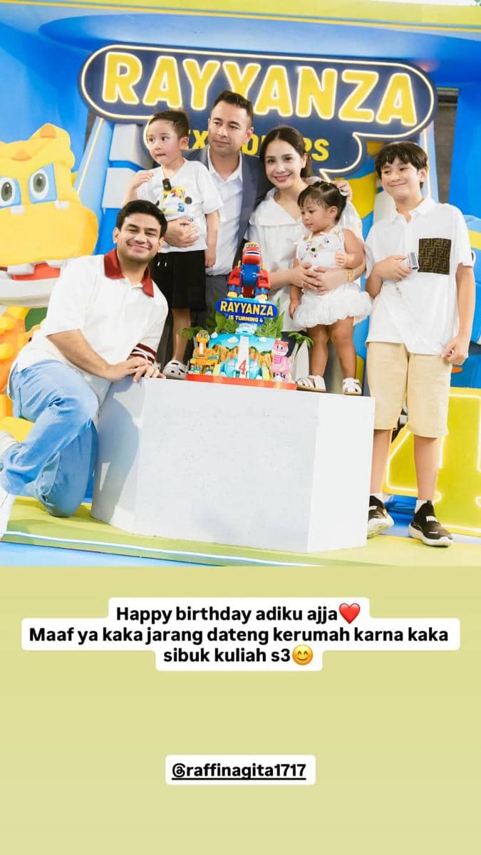 artis di ulang tahun Rayyanza