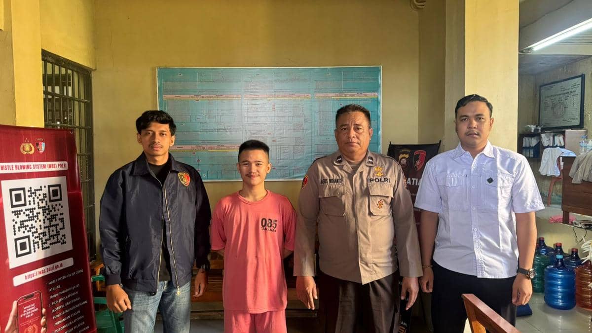 Terdakwa kasus UU ITE.