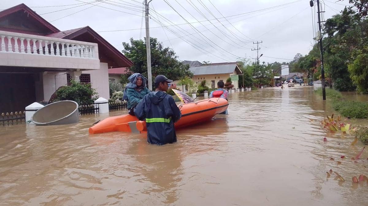 Banjir Sumatra, Sumatra Barat, Padang
