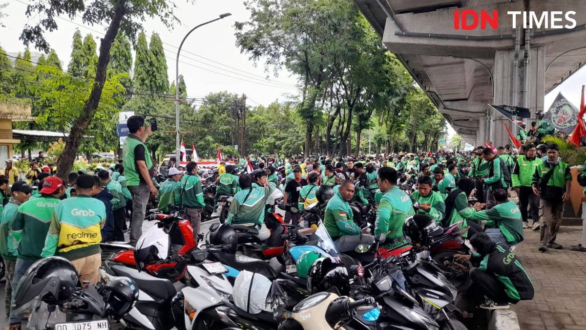 Pendapatan Driver Turun, DPR Dorong Kemenhub Ada Aturan Detail Tarif Ojol