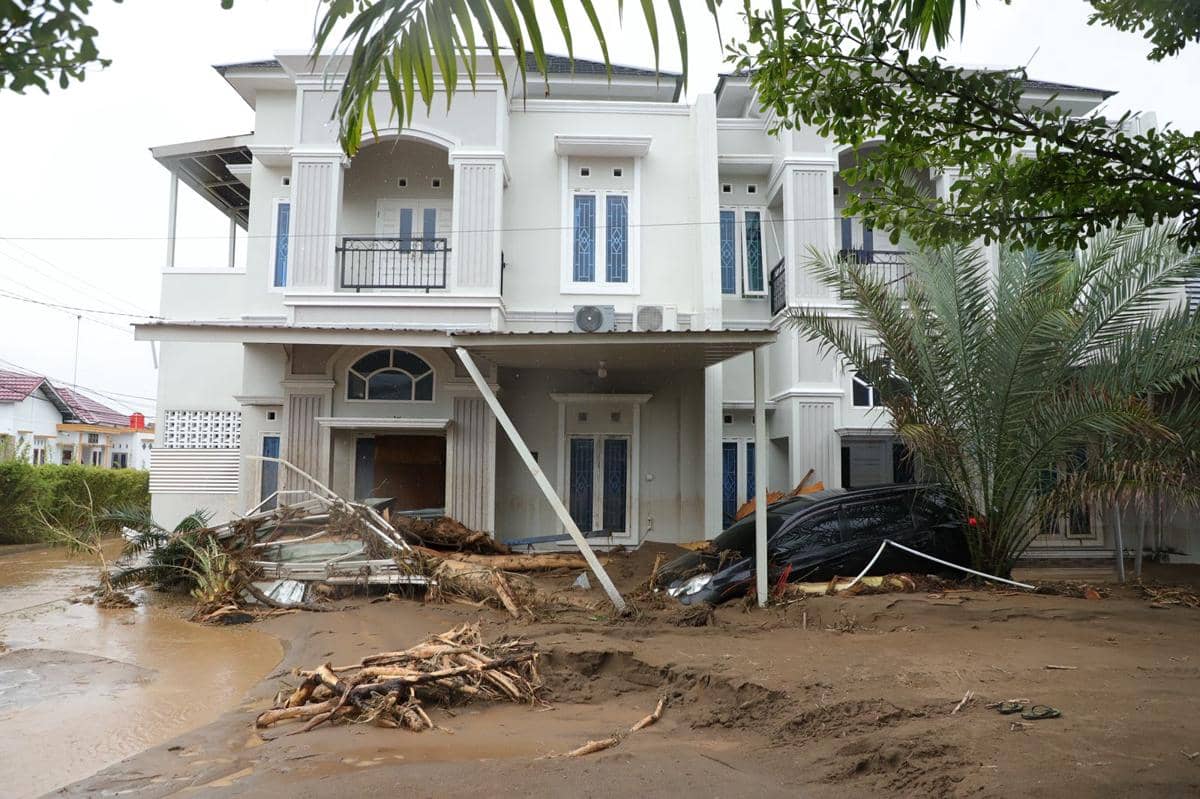 Banjir bandang di Sumatra