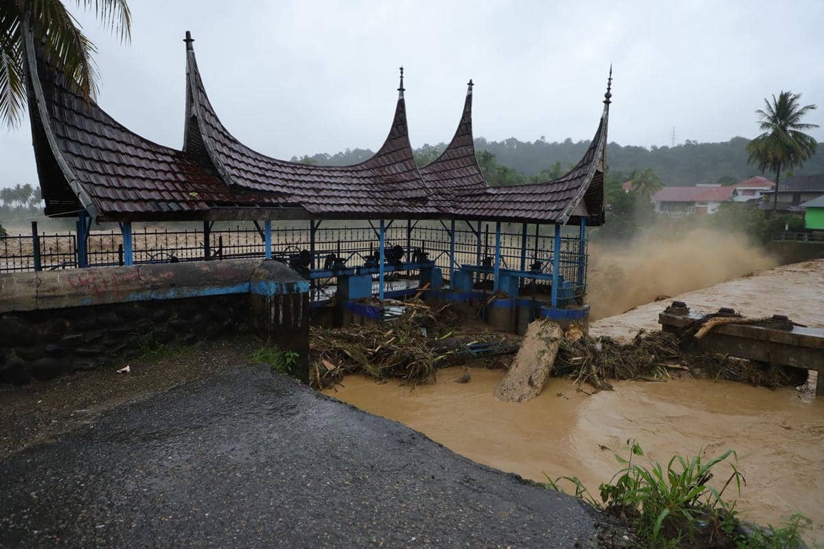 Banjir bandang di Sumatra