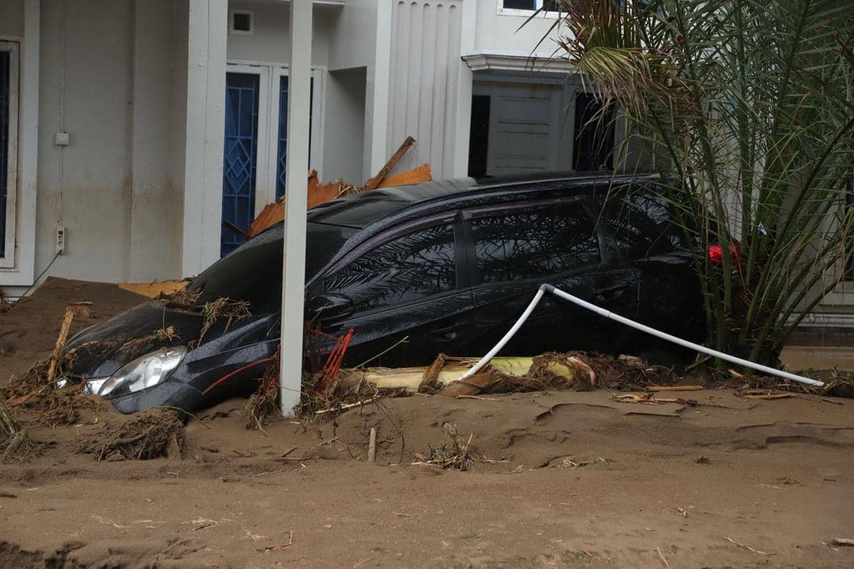 Banjir bandang di Sumatra