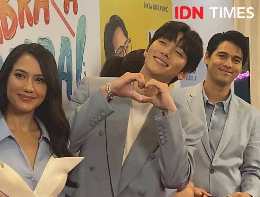 potret artis di red carpet ABRACADABRA, Jakarta, Jumat (28/11/2025) 