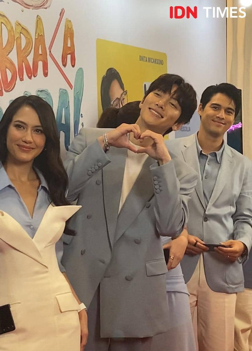 potret artis di red carpet ABRACADABRA, Jakarta, Jumat (28/11/2025)