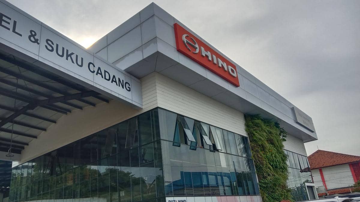 Bisnis Logistik Cerah, Hino Optimis Bisa Jual Seribu Truk di Jateng