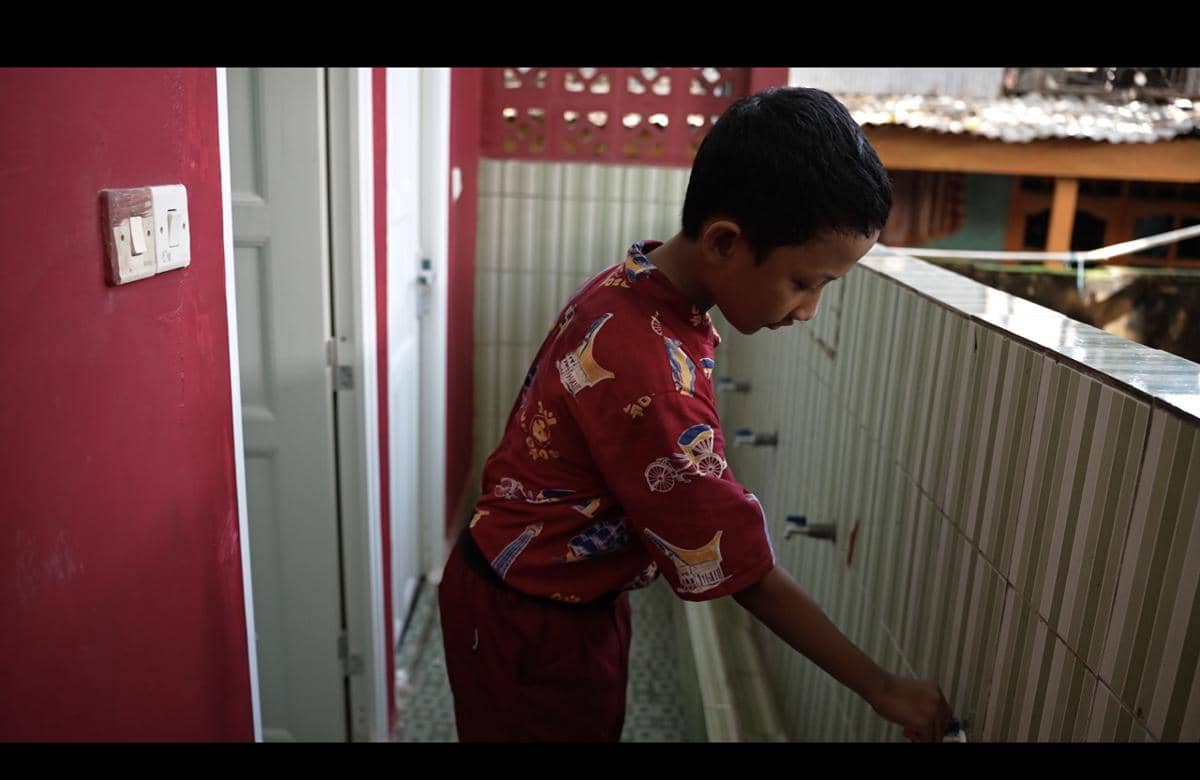 Peduli Kesehatan Pelajar, PLN UIP Sulawesi Perbaiki Sanitasi dan Akses Air Bersih di Delapan SD di Makassar. (Dok. PLN UIP Sulawesi)