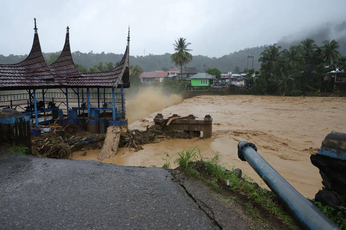 Banjir bandang di Sumatra