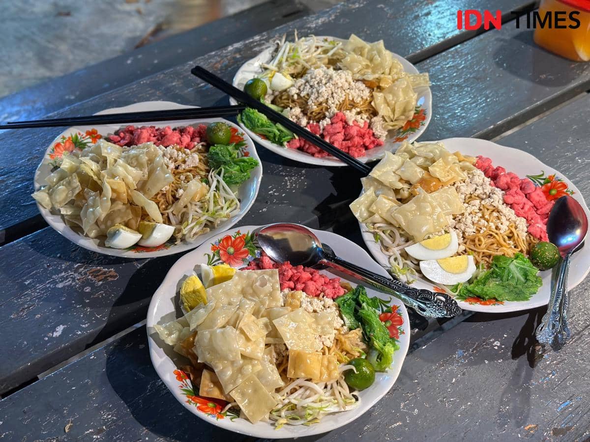 Kuliner bakmi halal di Pontianak.