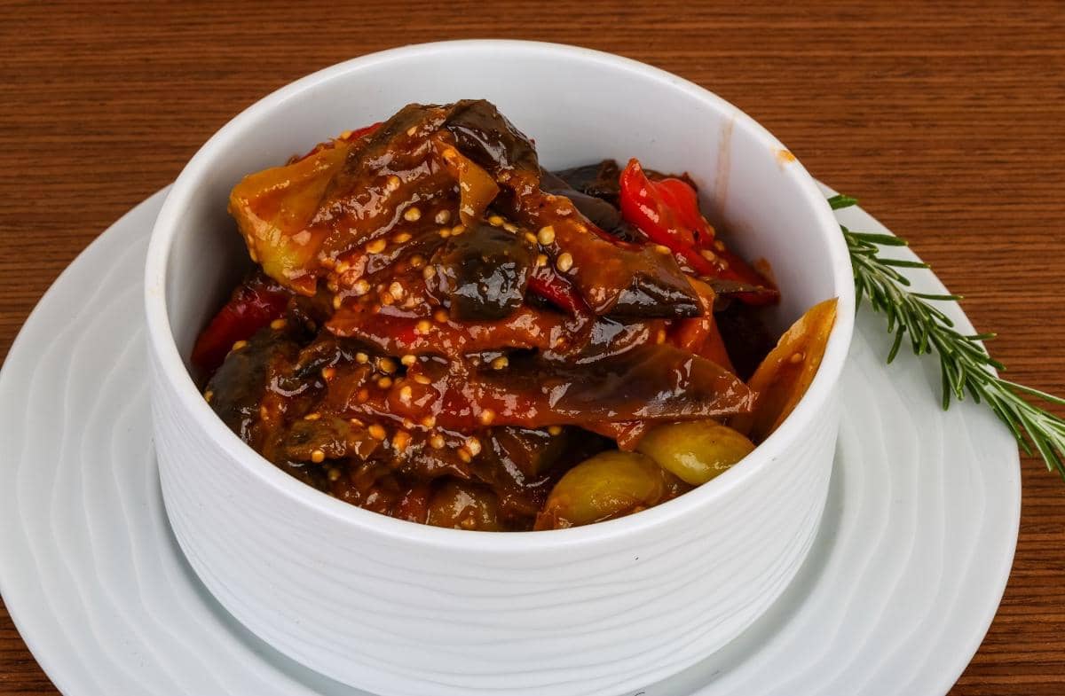 ilustrasi tumis terung