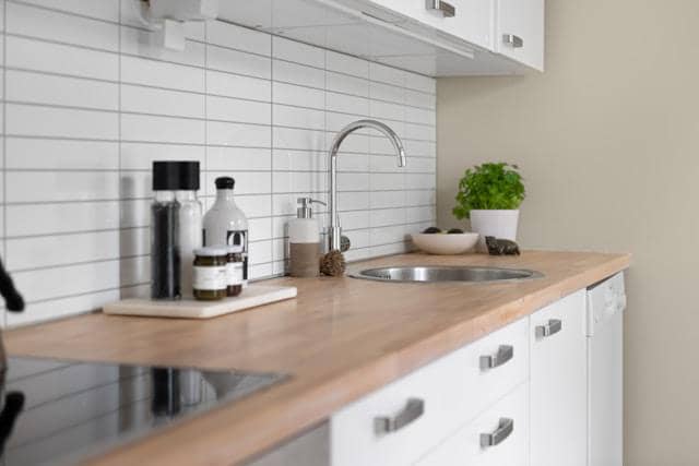 Dapur dengan kabinet