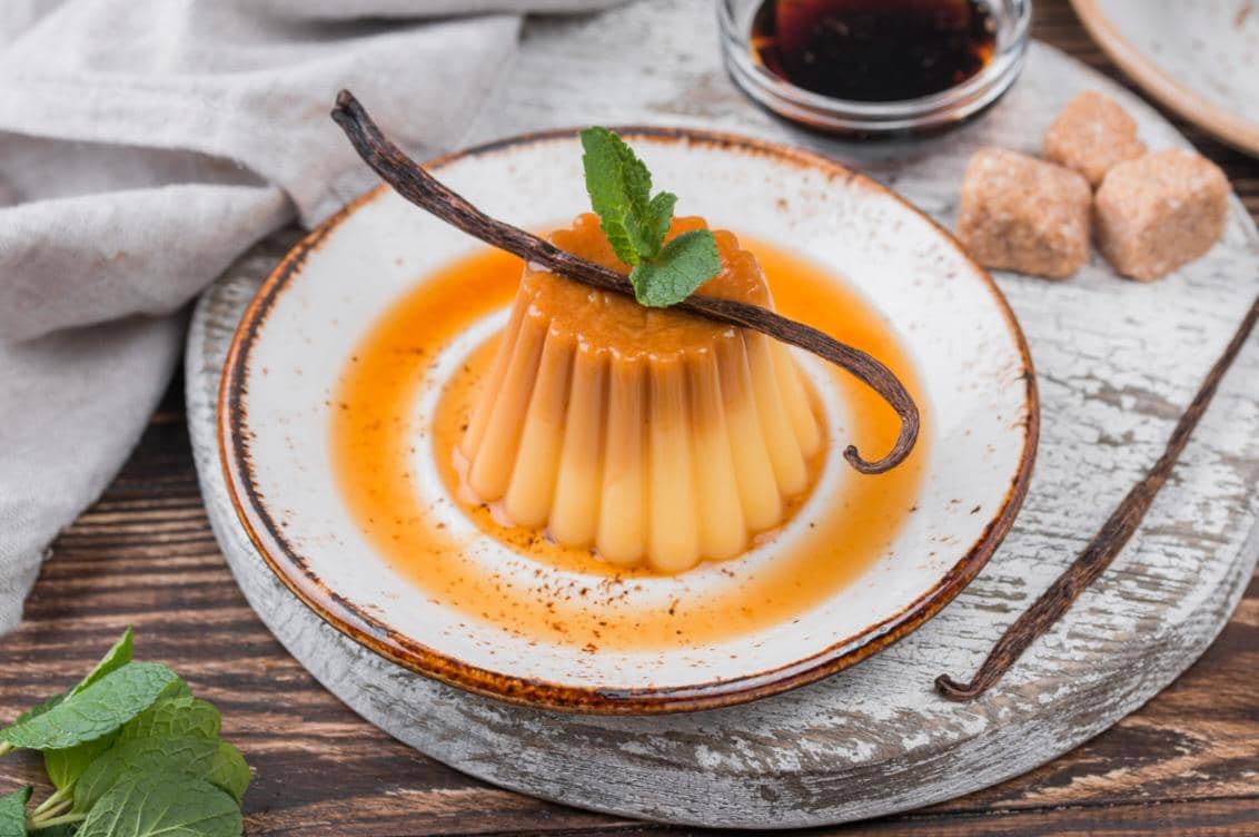 Ilustrasi puding karamel susu kedelai 