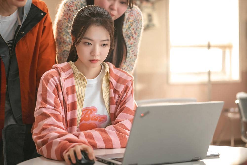 still cuts drama LOVE.exe