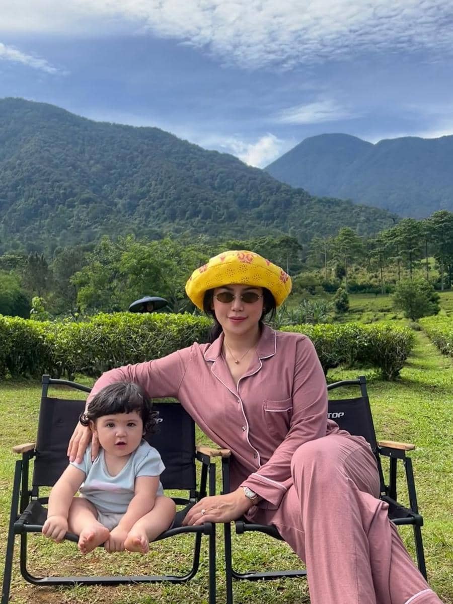 Keluarga Jessica Iskandar piknik di puncak