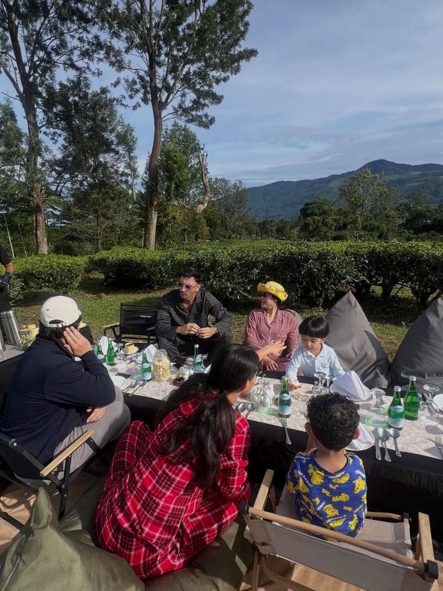 Keluarga Jessica Iskandar piknik di puncak