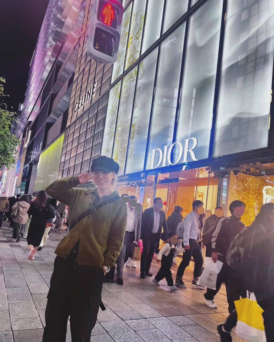 Jimin BTS mengenakan newboy hat