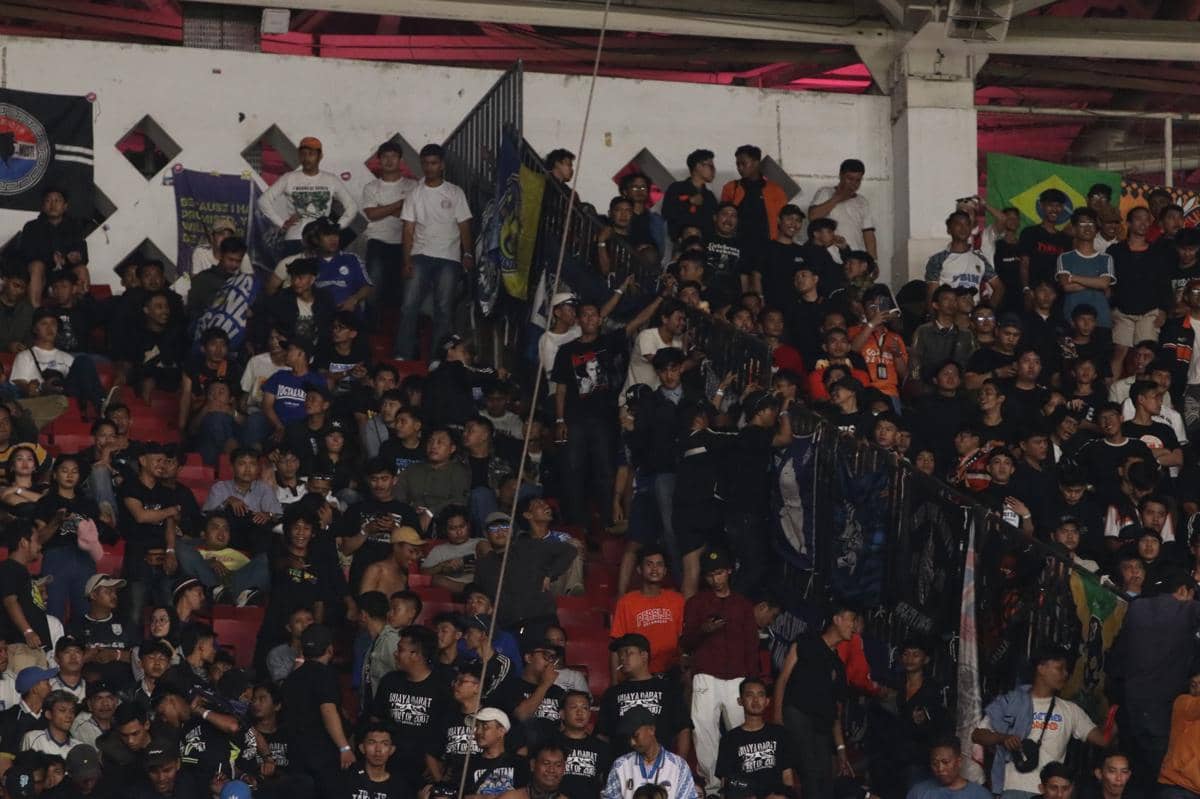 Potret kedekatan suporter PSIM dan Persija