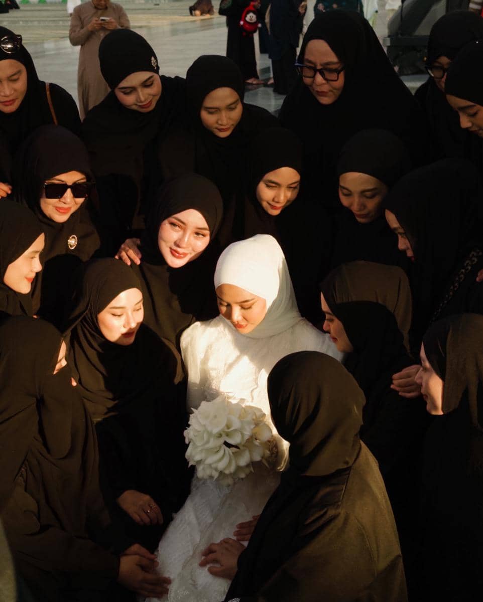 Artis Hadiri Pernikahan Dara Arafah dan Rehan di Madinah (instagram.com/daraarafah)