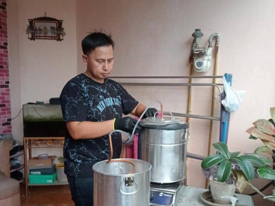 Fasilitator dan dosen Universitas Indonesia, David Ronald Tairas, dalam program Pengabdian Masyarakat UI (Dok. GSSD Universitas Indonesia)