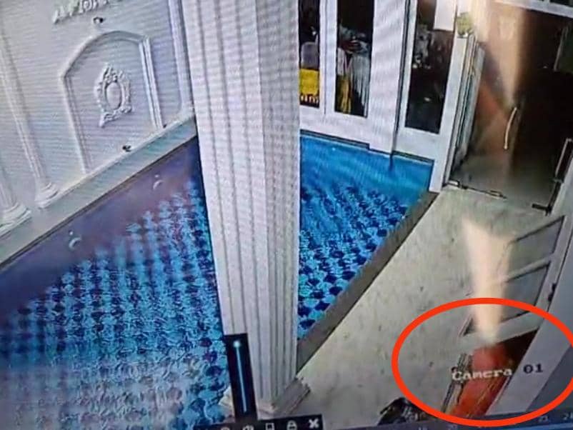 Anak pelaku MO masuk paksa ke dalam kamar korban