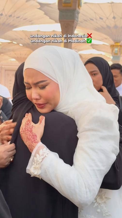 Artis Hadiri Pernikahan Dara Arafah dan Rehan di Madinah (instagram.com/daraarafah)