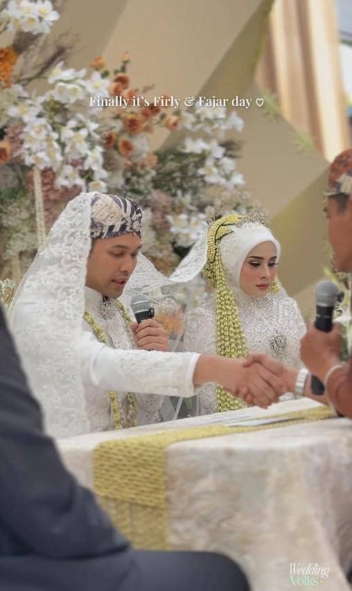 Pernikahan Fajar Alfian dan Firly