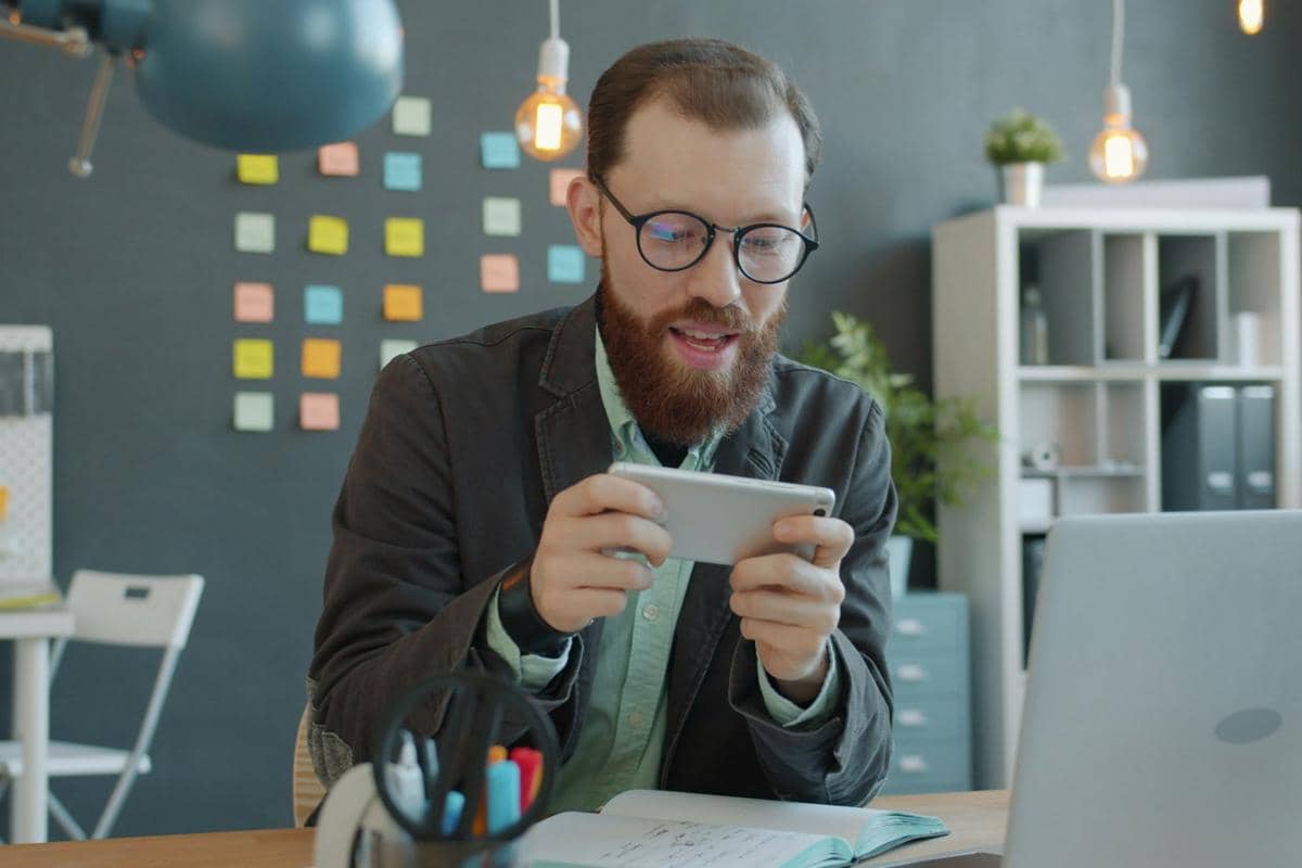 ilustrasi smartphone 