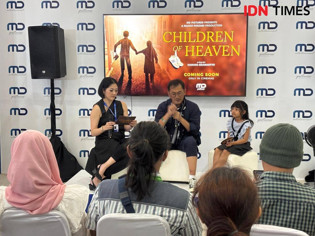 Sesi talkshow interaktif berjudul Children of Heaven: The Art of Film Adaptation bersama MD Entertainment, dalam gelaran JAFF Market, di Jogja Expo Center (JEC) Yogyakarta, Sabtu (29/11/2025). (IDN Times/Herlambang Jati Kusumo)