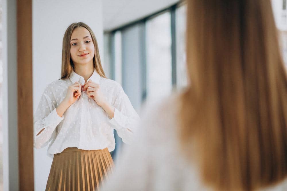 ilustrasi perempuan self-talk