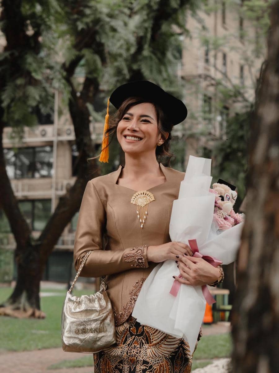 Dita Fakhrana Wisuda S1 (instagram.com/fakhranaaa)