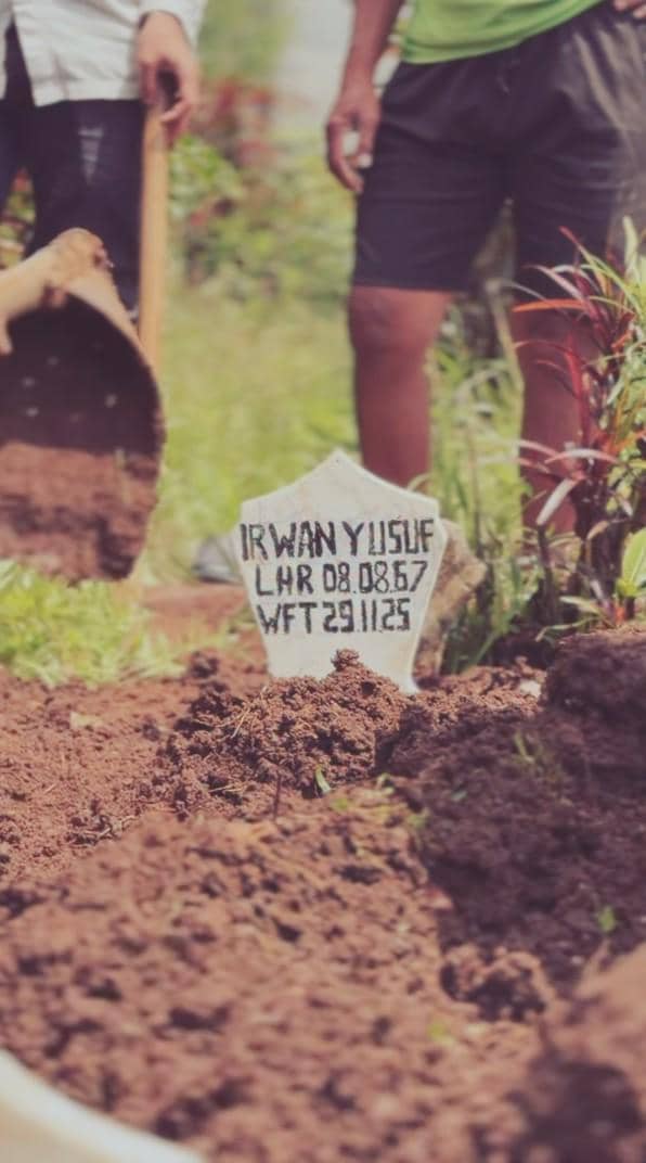 momen pemakaman ayah Marshanda (instagram.com/marshanda99)