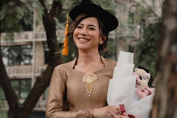 Dita Fakhrana Wisuda S1 (instagram.com/fakhranaaa)