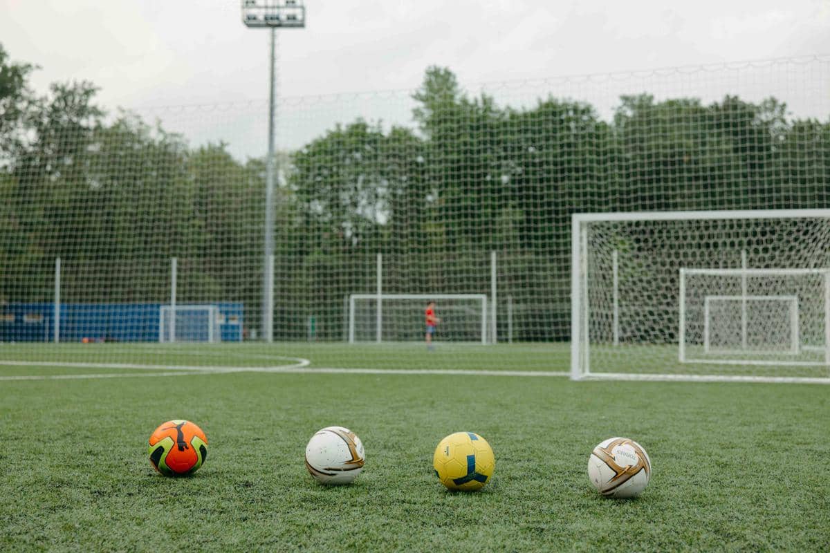 ilustrasi bola sepak