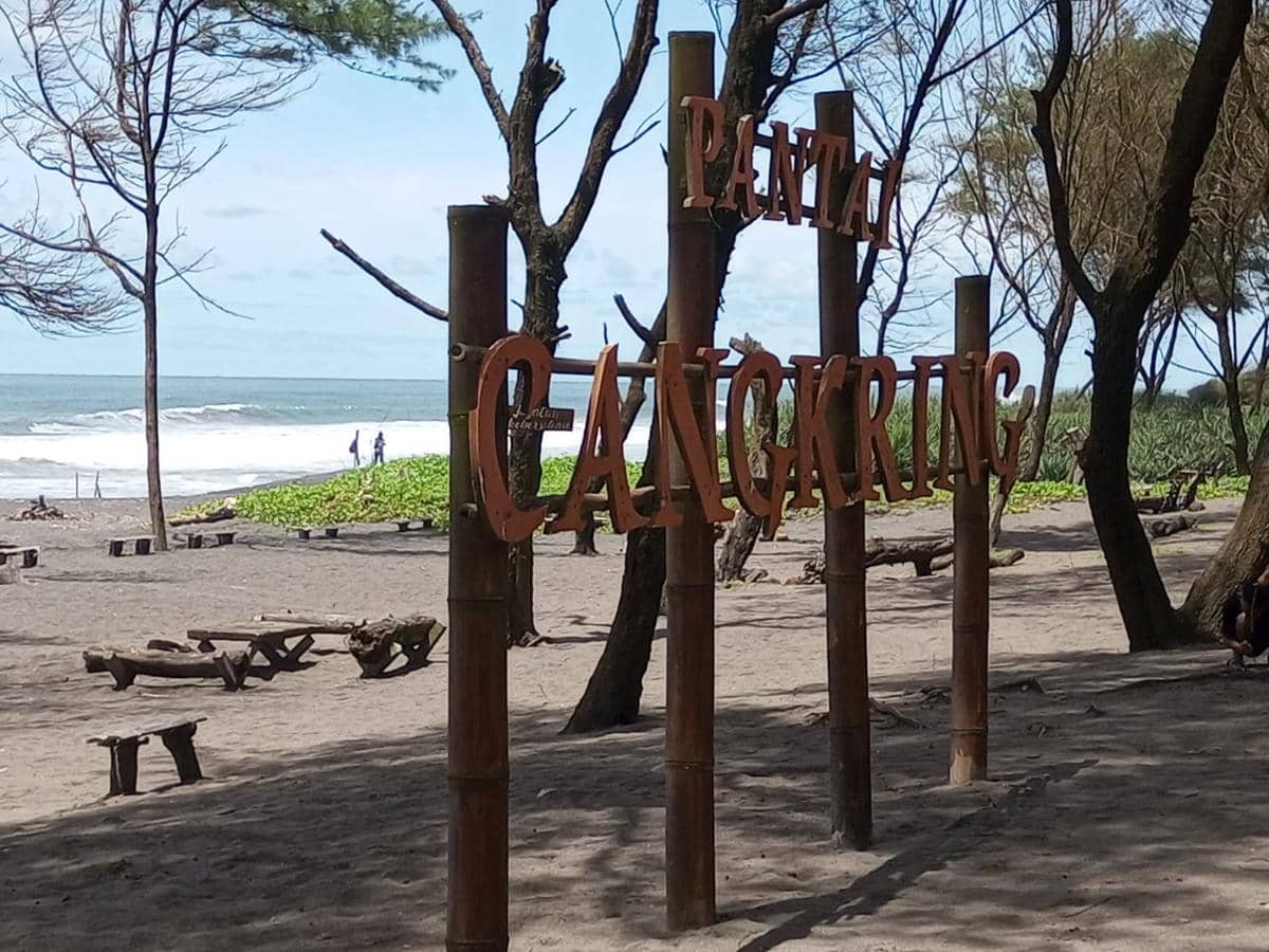 Pantai Cangkring Kabupaten Bantul. (IDN Times/Daruwaskita)