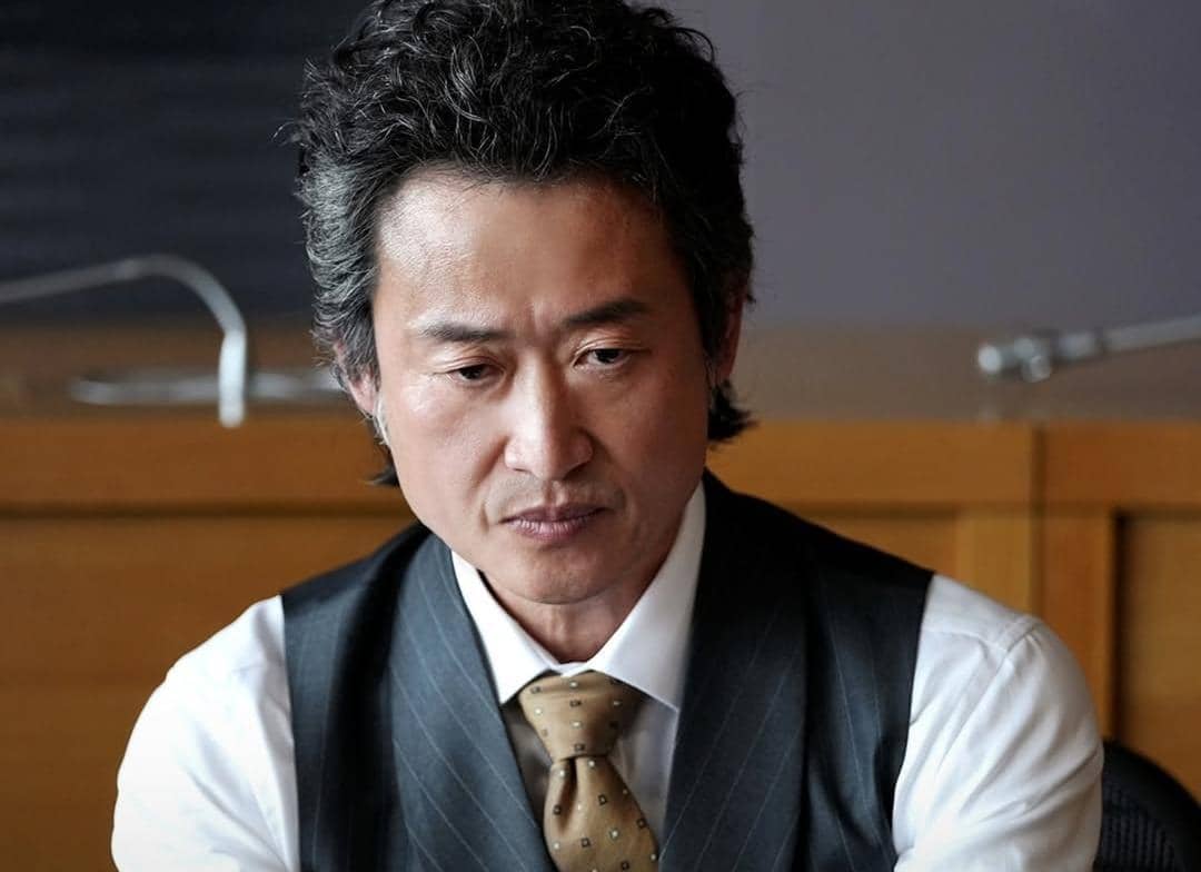 Yoo Seung Mok di drama The Dream Life of Mr. Kim